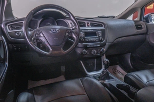 Хетчбэк Kia Ceed 2013 года, 869000 рублей, Томск