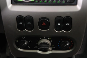 Седан Renault Logan 2011 года, 689000 рублей, Омск