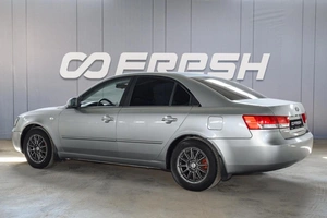 Седан Hyundai Sonata 2005 года, 749000 рублей, Ульяновск