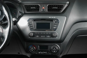 Седан Kia Rio 2014 года, 1049000 рублей, Тюмень