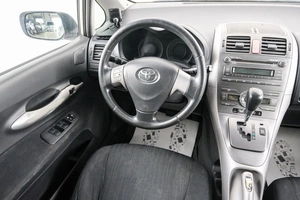 Хетчбэк Toyota Auris 2007 года, 689000 рублей, Красноярск