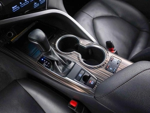 Седан Toyota Camry 2019 года, 2673444 рублей, Москва