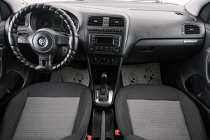 Седан Volkswagen Polo 2013 года, 829000 рублей, Красноярск