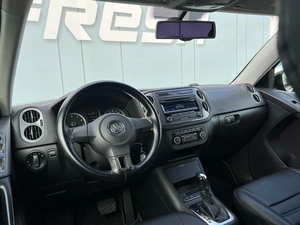 Внедорожник Volkswagen Tiguan 2011 года, 1160000 рублей, Ижевск