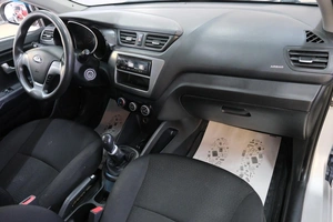 Седан Kia Rio 2017 года, 1039000 рублей, Омск