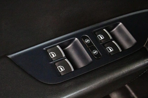 Внедорожник Volkswagen Touareg 2012 года, 2139000 рублей, Сургут