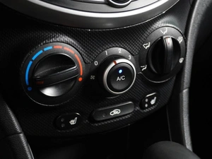 Хетчбэк Hyundai Solaris 2012 года, 689000 рублей, Воронеж