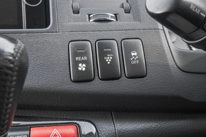 Минивэн Toyota Isis 2013 года, 1279000 рублей, Барнаул