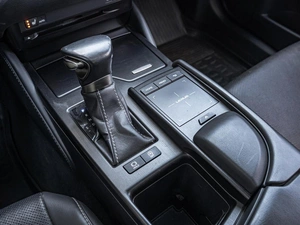 Седан Lexus ES 2018 года, 3650000 рублей, Краснодар