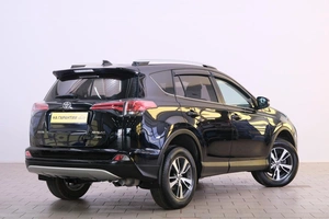 Внедорожник Toyota RAV4 2017 года, 2319000 рублей, Омск