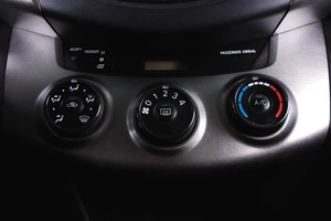 Внедорожник Toyota RAV4 2012 года, 949000 рублей, Пермь