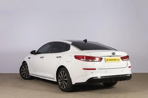Седан Kia Optima 2019 года, 1599000 рублей, Новосибирск