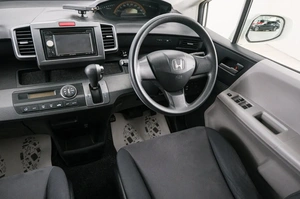 Минивэн Honda Freed 2009 года, 929000 рублей, Красноярск
