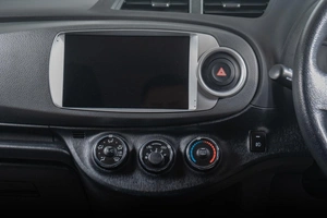 Хетчбэк Toyota Vitz 2013 года, 1099000 рублей, Томск