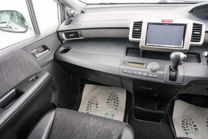 Минивэн Honda Freed 2012 года, 989000 рублей, Красноярск