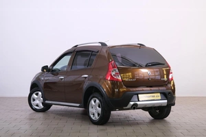 Хетчбэк Renault Sandero Stepway 2014 года, 799000 рублей, Омск