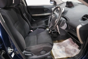 Хетчбэк Toyota Ist 2005 года, 499000 рублей, Новокузнецк