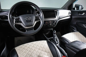 Седан Hyundai Solaris 2018 года, 1169000 рублей, Сургут
