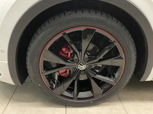 Внедорожник Volkswagen Tiguan 2022 года, 4500000 рублей, Красноярск