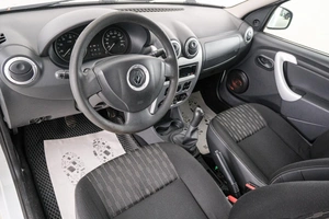 Седан Renault Logan 2013 года, 529000 рублей, Красноярск