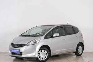 Хетчбэк Honda Fit 2011 года, 1079000 рублей, Красноярск
