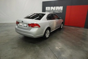 Седан Kia Magentis 2010 года, 1040000 рублей, Курск