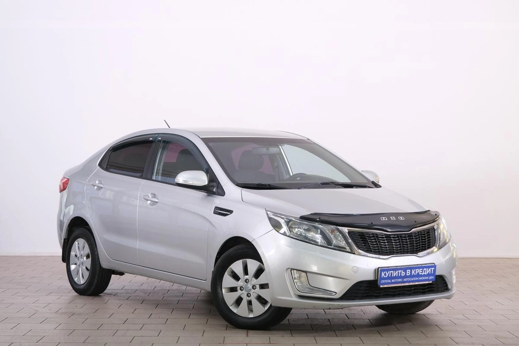 Седан Kia Rio 2014 года, 959000 рублей, Омск