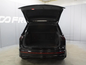 Внедорожник Volkswagen Tiguan 2021 года, 4200000 рублей, Омск