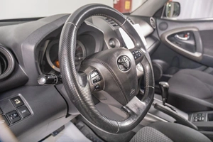Внедорожник Toyota RAV4 2010 года, 1529000 рублей, Томск
