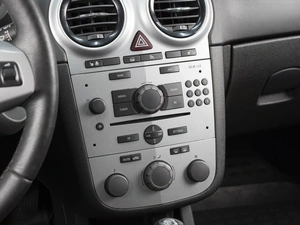 Хетчбэк Opel Corsa 2013 года, 690000 рублей, Омск