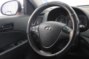 Хетчбэк Hyundai i30 2011 года, 729000 рублей, Омск
