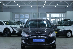 Седан Hyundai Solaris 2013 года, 839000 рублей, Омск