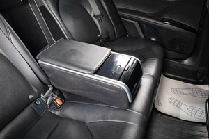 Седан Toyota Camry 2019 года, 3649000 рублей, Сургут