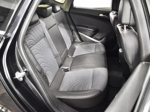 Седан Opel Astra 2013 года, 695200 рублей, Казань