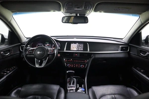 Седан Kia Optima 2019 года, 2150000 рублей, Брянск