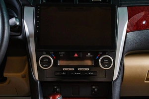 Седан Toyota Camry 2013 года, 1599000 рублей, Сургут