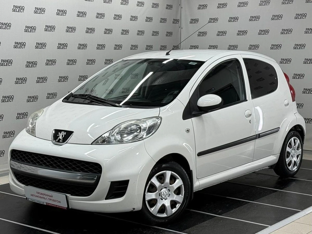 Хетчбэк Peugeot 107 2011 года, 435000 рублей, Красноярск