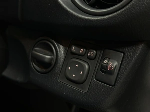 Хетчбэк Toyota Vitz 2017 года, 1197000 рублей, Красноярск