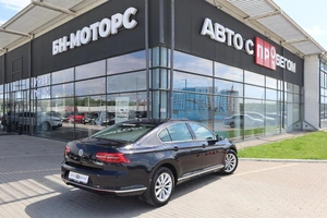 Седан Volkswagen Passat 2017 года, 2420000 рублей, Мирное