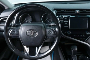Седан Toyota Camry 2018 года, 2299000 рублей, Челябинск