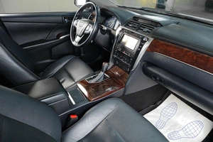 Седан Toyota Camry 2017 года, 2299000 рублей, Тюмень