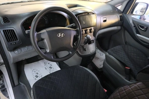 Минивэн Hyundai Grand Starex 2009 года, 1139000 рублей, Омск