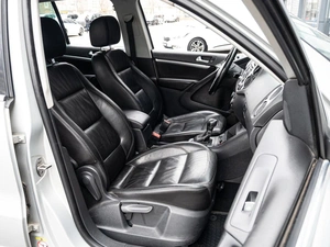 Внедорожник Volkswagen Tiguan 2012 года, 1330000 рублей, Краснодар