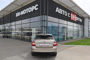 Хэтчбек Skoda Rapid 2019 года, 1200000 рублей, Мирное