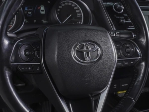 Седан Toyota Camry 2018 года, 2430000 рублей, Ростов-на-Дону