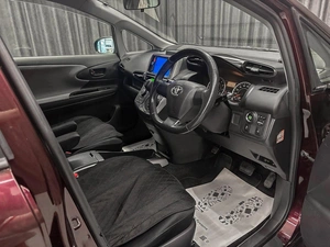 Минивэн Toyota Wish 2010 года, 1250000 рублей, Красноярск