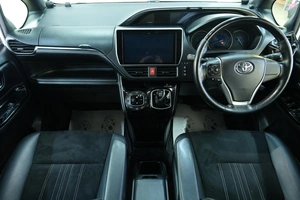 Минивэн Toyota Esquire 2019 года, 2499000 рублей, Омск