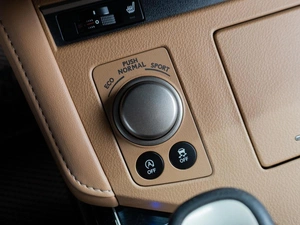 Седан Lexus ES 2015 года, 2399000 рублей, Тюмень