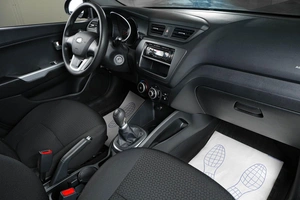 Хетчбэк Kia Rio 2013 года, 999000 рублей, Тюмень