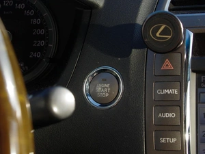 Седан Lexus ES 2011 года, 1650000 рублей, Владимир